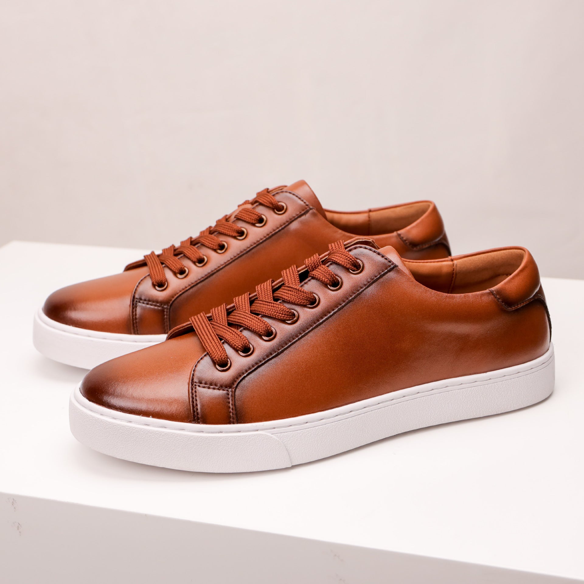 Aeterno Classic Leather Sneakers | Timeless Footwear Collection