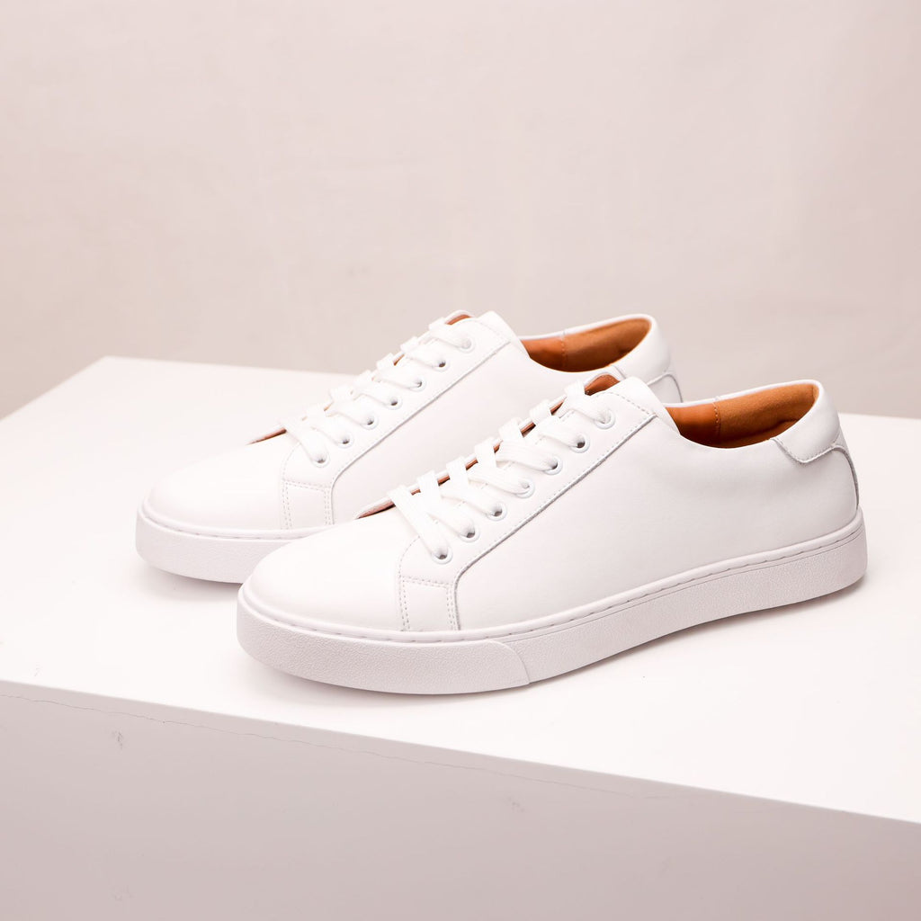 Aeterno Classic Leather Sneakers | Timeless Footwear Collection
