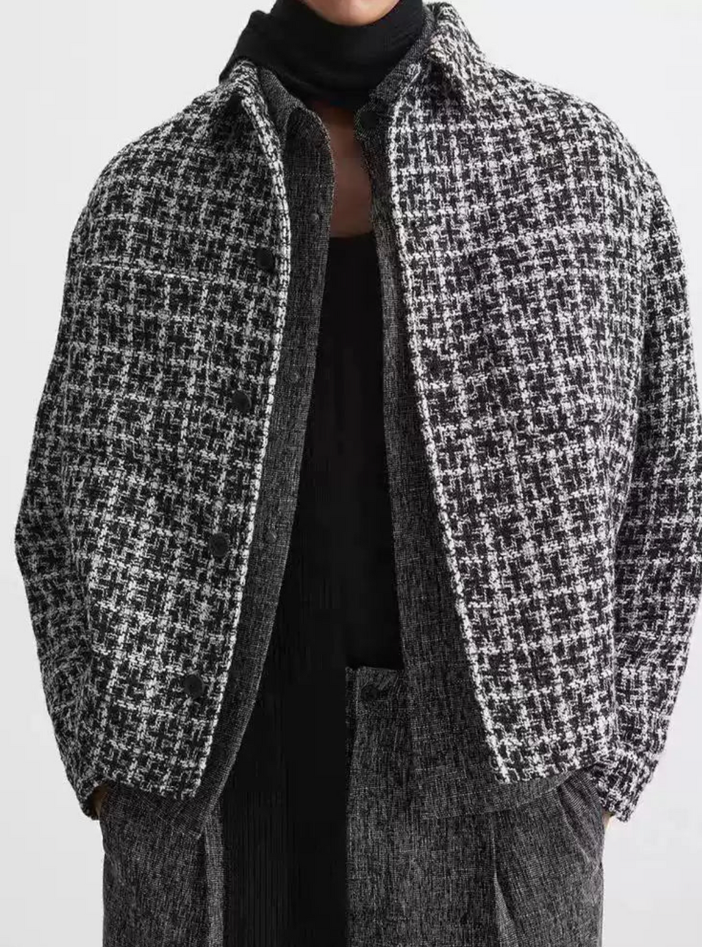 Louvre Melas | Noir Essence Collection